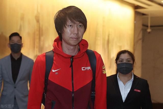 “在这种级别的比赛中获得机会并不容易，因为在大俱乐部人们不会等待，最后我们想让阿莱恩上场，但比赛并没有得到完全的控制。